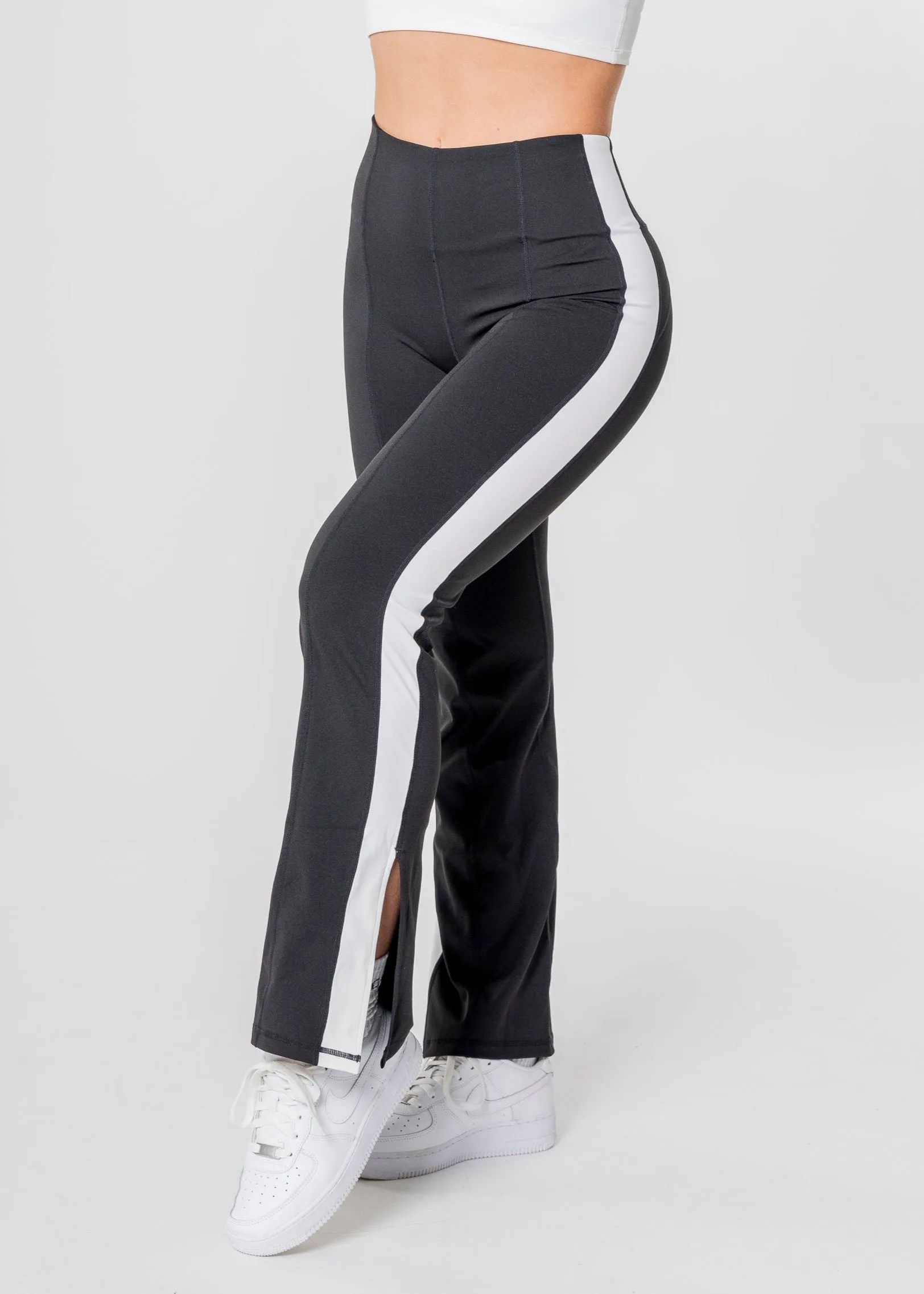 MOTION STRIPE Flared Leggings