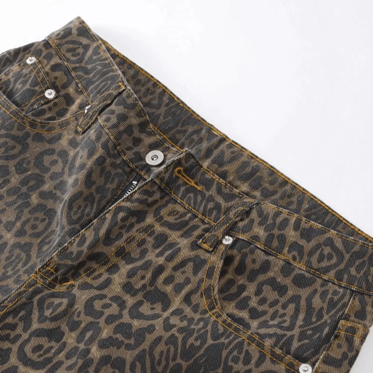 Torina – Bold animal print – Leopard jeans