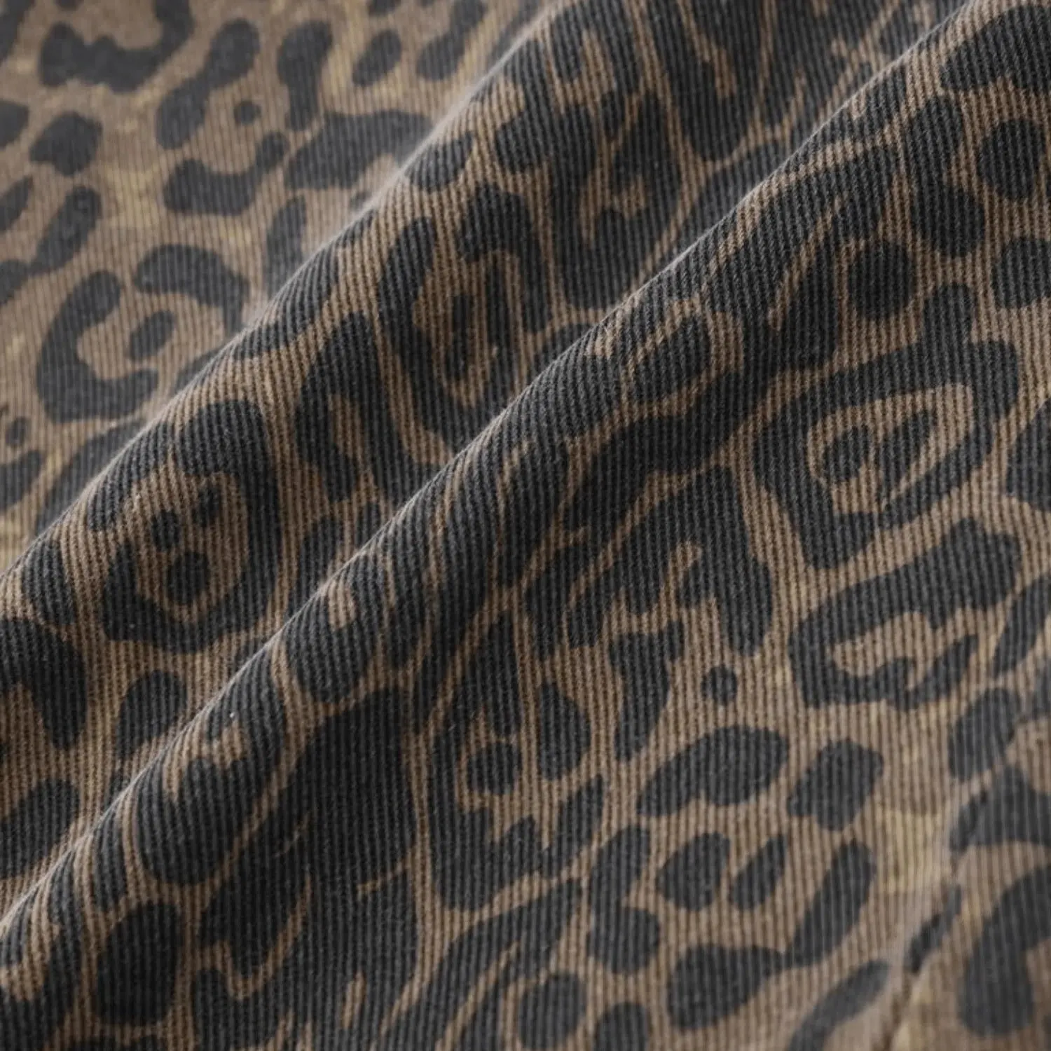 Torina – Bold animal print – Leopard jeans